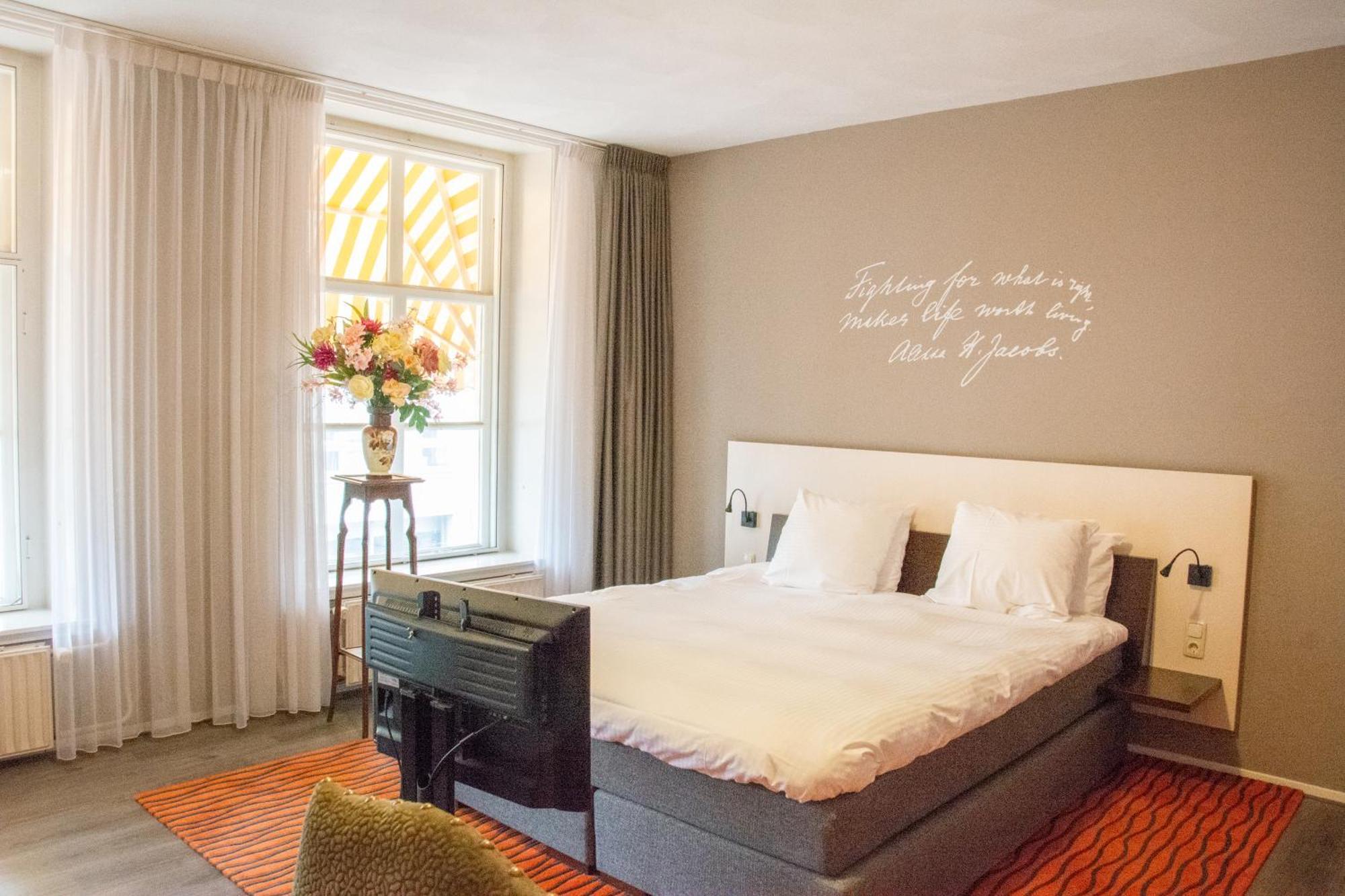 וחנינגן Hotel De Wereld מראה חיצוני תמונה