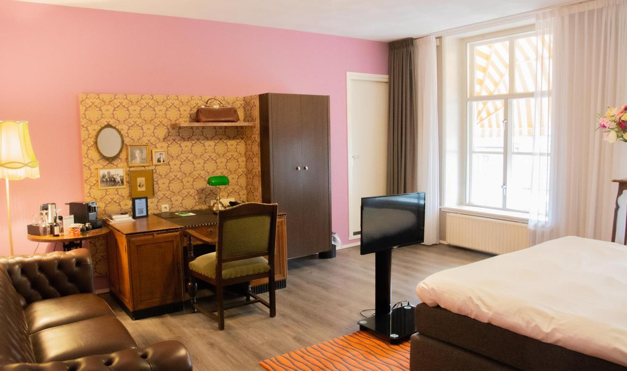 וחנינגן Hotel De Wereld מראה חיצוני תמונה
