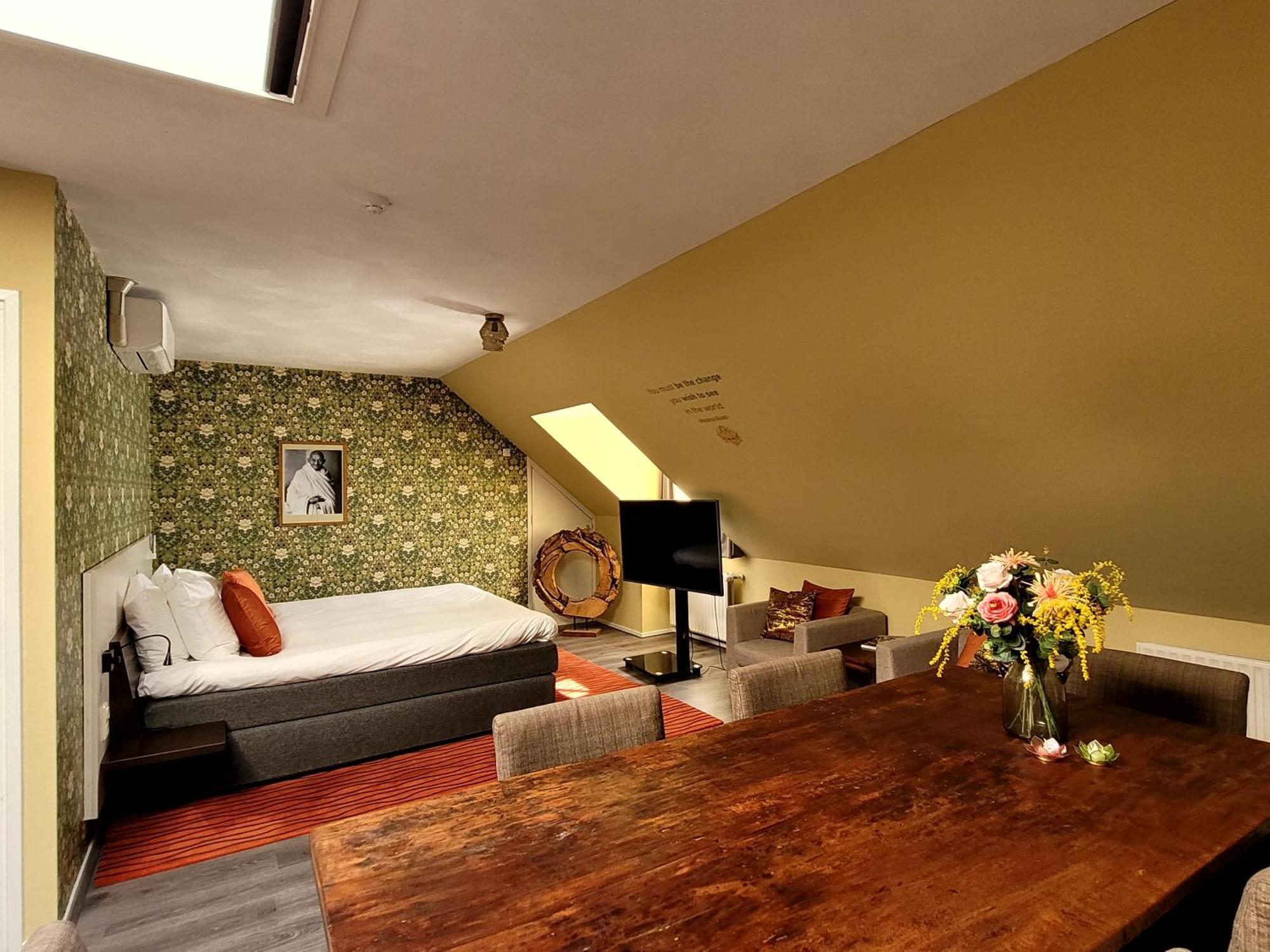וחנינגן Hotel De Wereld מראה חיצוני תמונה