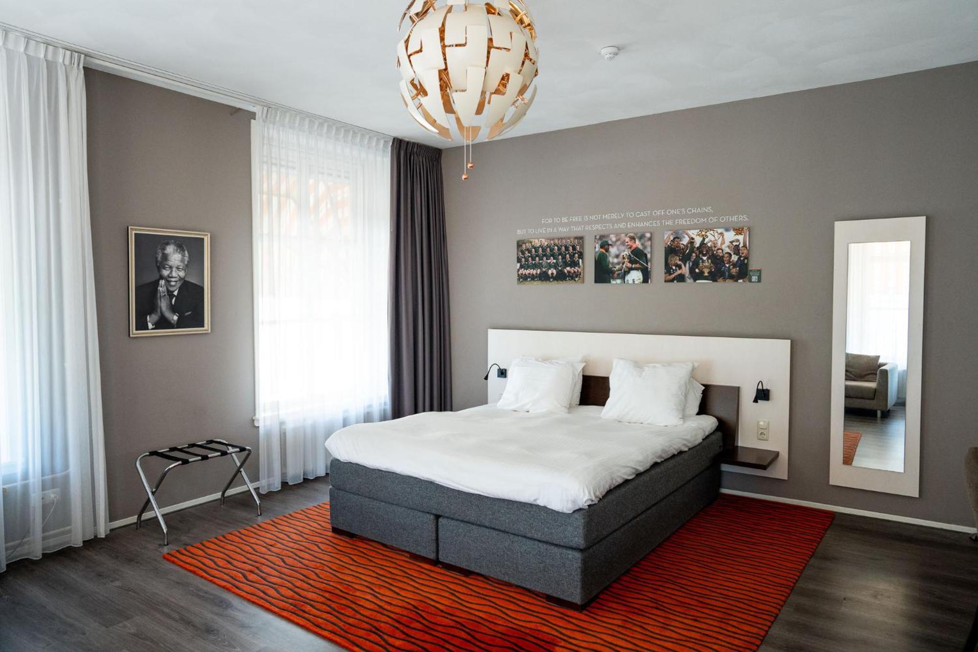 וחנינגן Hotel De Wereld מראה חיצוני תמונה